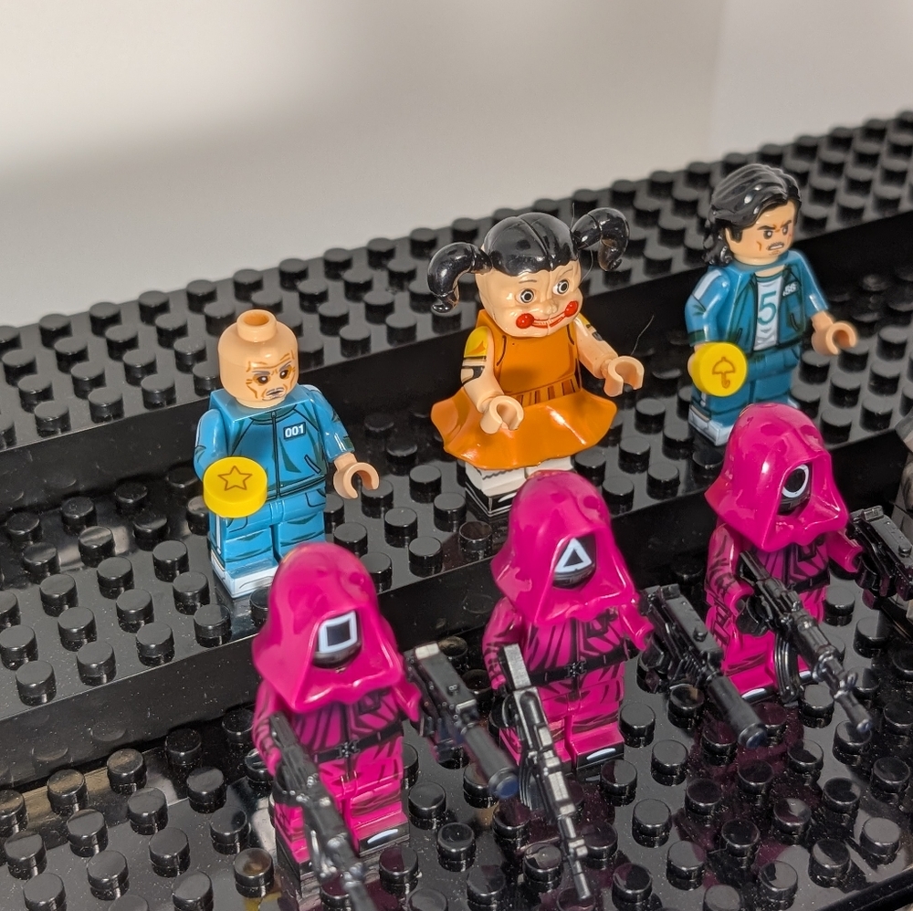 7 Minifigures- Netflix Squid Game the Challenge Building Block Toy Action Figure - Picture 6 of 11